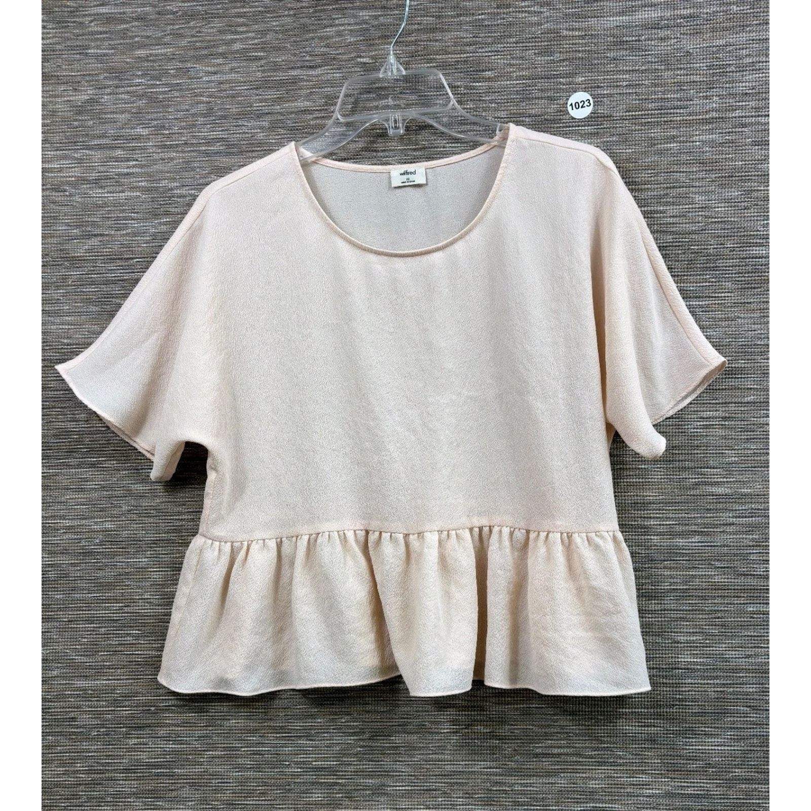 Aritzia Wilfred Women's Xs Flowy Light Peach Macee Short Sleeve Peplum Blouse